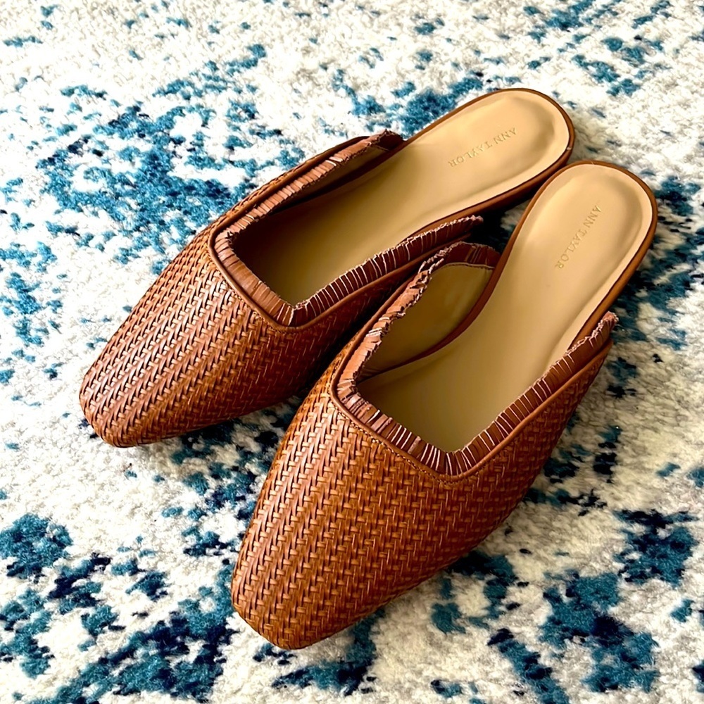 Ann Taylor mule